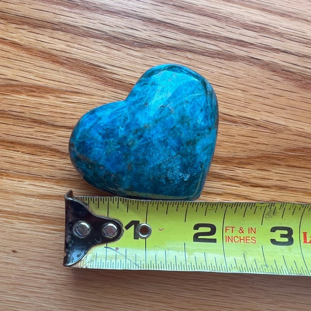 Blue Apatite Heart crystal gemmy palm stone - Picture 4 of 4